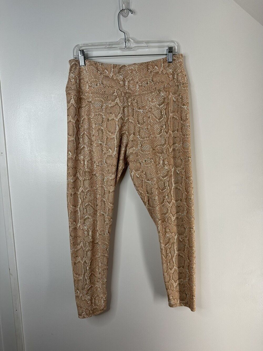 BCBG MAXAZRIA Peach Snake Print Stretch High-Rise Storage Pocket Leggings Sz XL